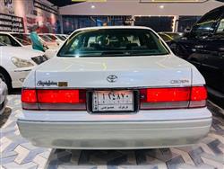 تۆیۆتا کراون